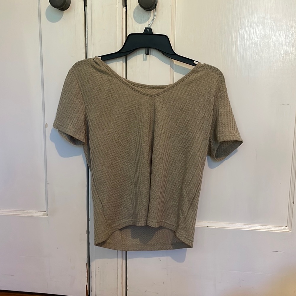 Grey/brown colored top. Very soft and comfortable fit.